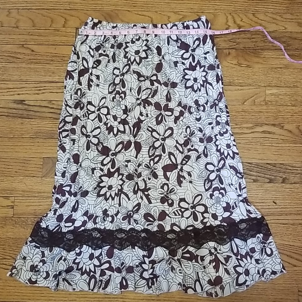 Robie Bee Skirt and Blouse Set - Picture 4 of 10